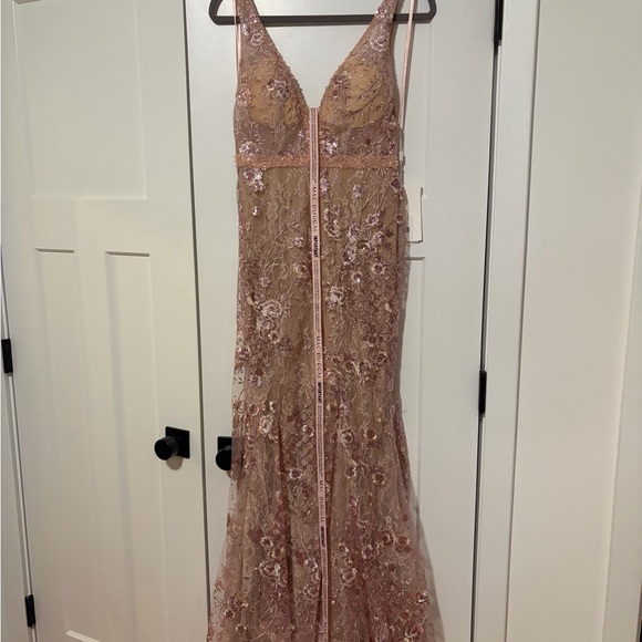 Mac Duggal 67481 Floral Embellished Sleeveless Plunge Gown Sz 6 NWT - Picture 8 of 16